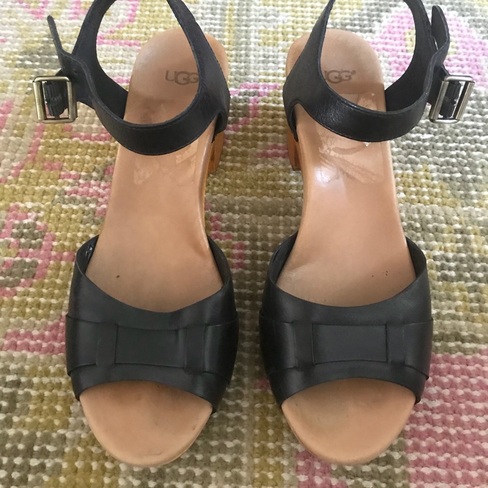Ugg navy blue clogs size 7.5